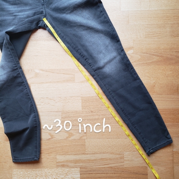 NWOT Maurices Gray Jeggings - Picture 9 of 9